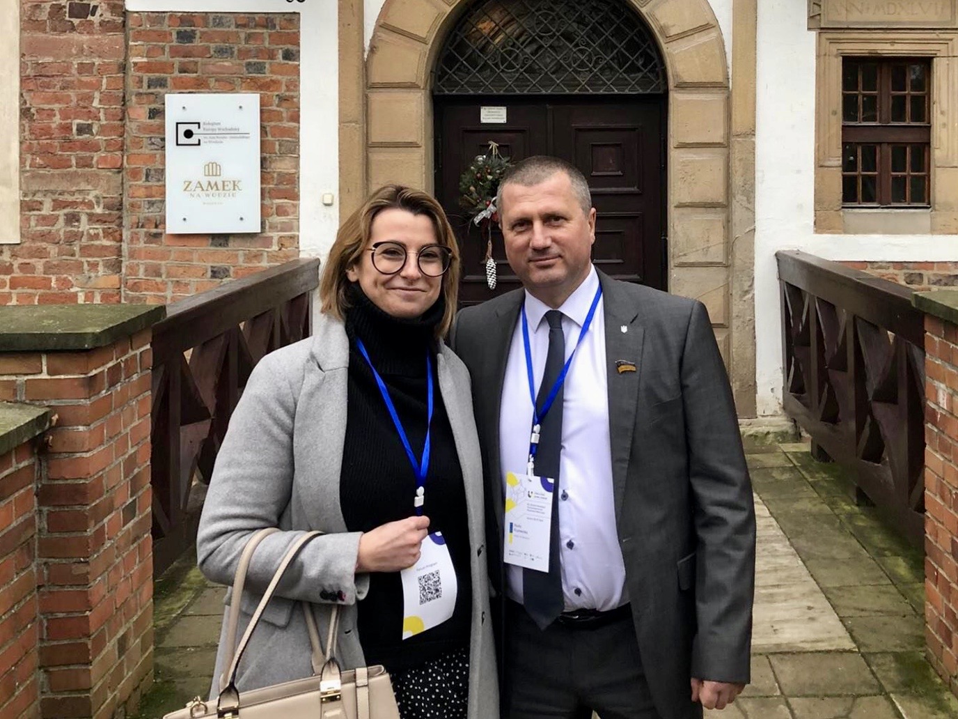Katarzyna Plevka-Khizynska and Pavlo Kyzmenko, the mayor of Okhtyra at the municipal forum in Wojnowice 